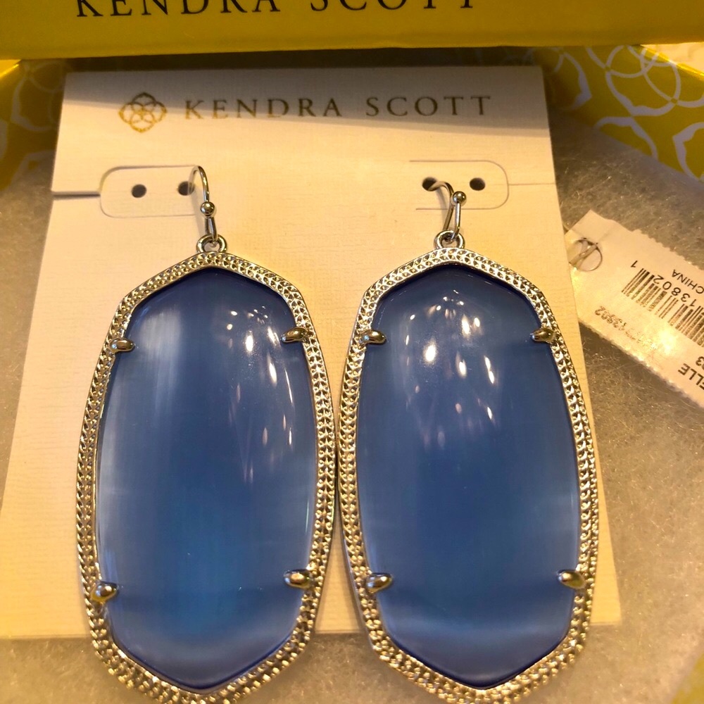 NWT Rare & Retired Kendra Scott Danielle Earrings Periwinkle Cats Eye & Silver! - Picture 3 of 10
